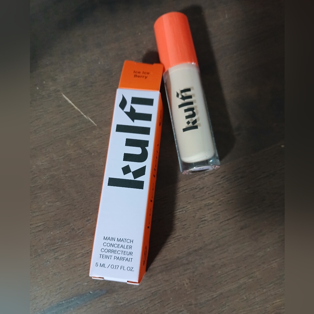 Kulfi Main Match Concealer, a hydrating, crease-proof